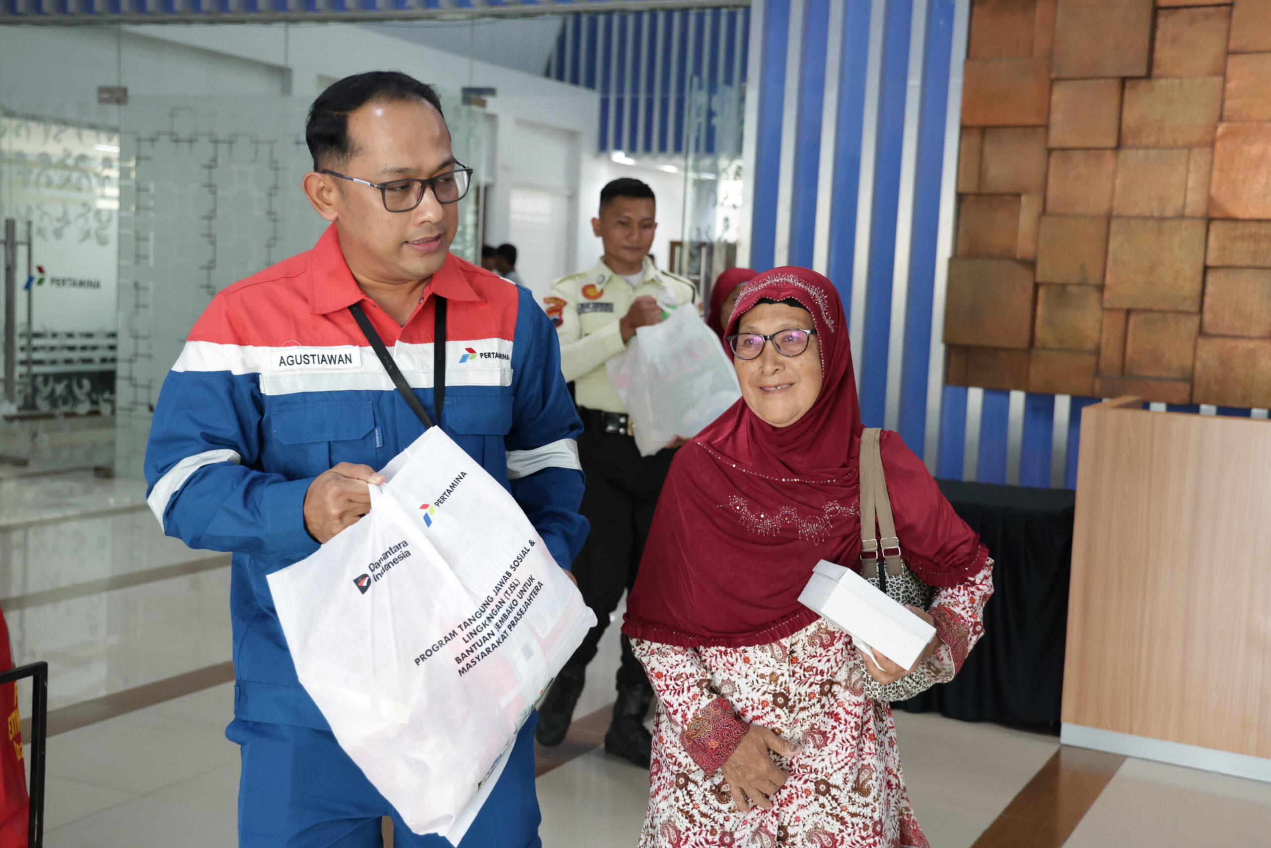 Pasar Murah Pertamina Patra Niaga Kilang Cilacap Tak Hanya Ringankan Warga, Hasilnya Disalurkan untuk Yatim dan Dhuafa