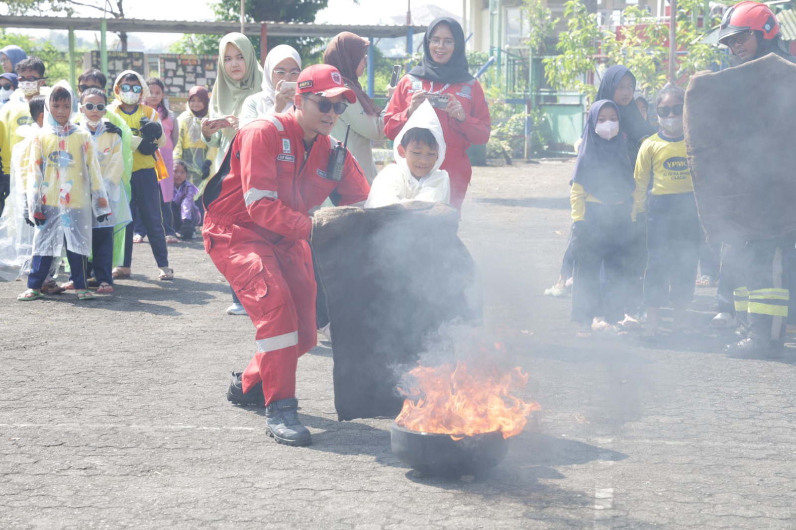 Pembelajaran Penanganan Api Sejak Dini, Warnai International Firefighters’ Day 2026 di RU IV Cilacap