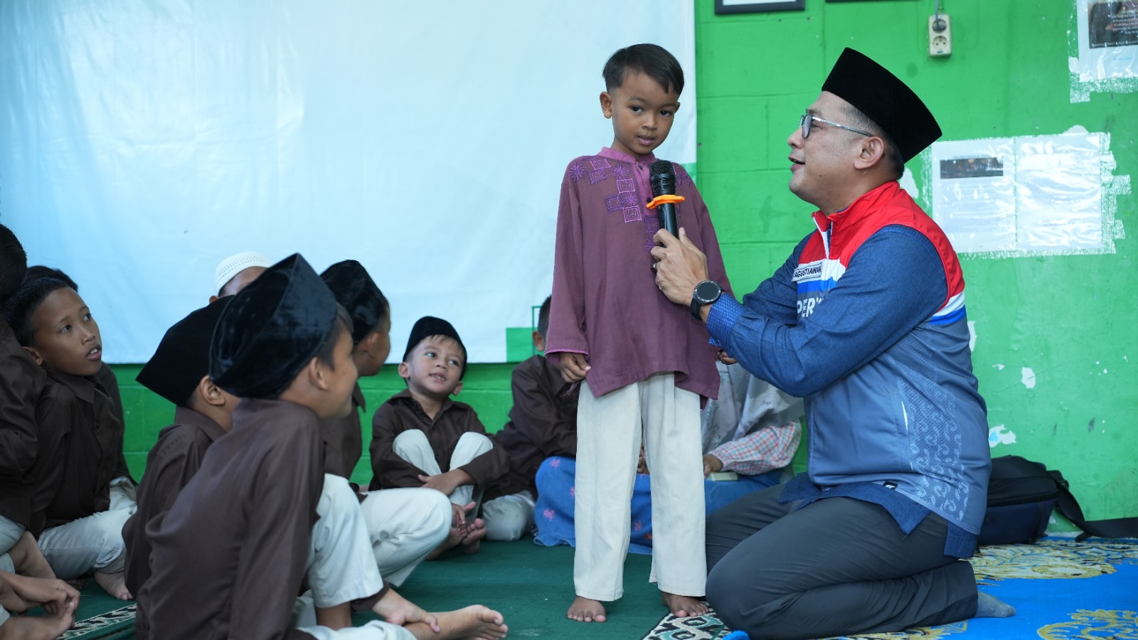 Pertamina Berkah, RU Cilacap Hadirkan Kepedulian & Harapan bagi Anak Yatim dan Duafa